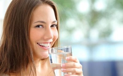 10 motivos e dicas para beber água frequentemente